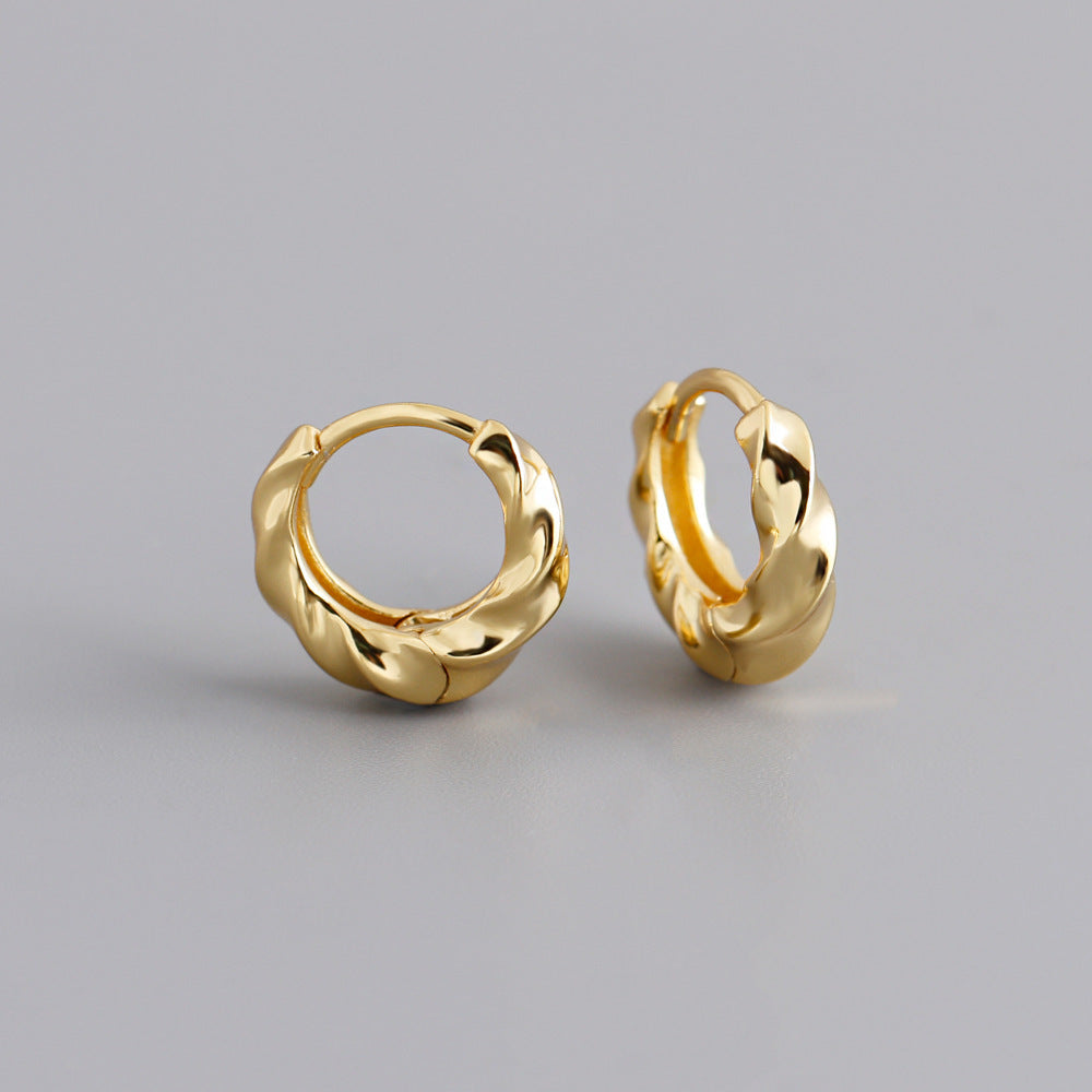 Golden Circle Twisted Ear Clip